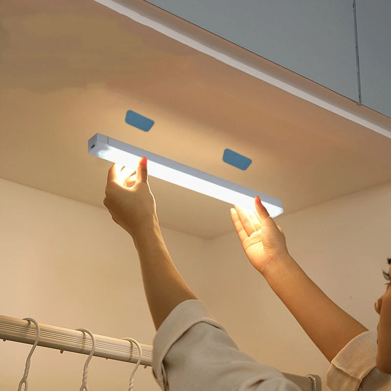 Barra LED Inteligente con Sensor de Movimiento USB Recargable